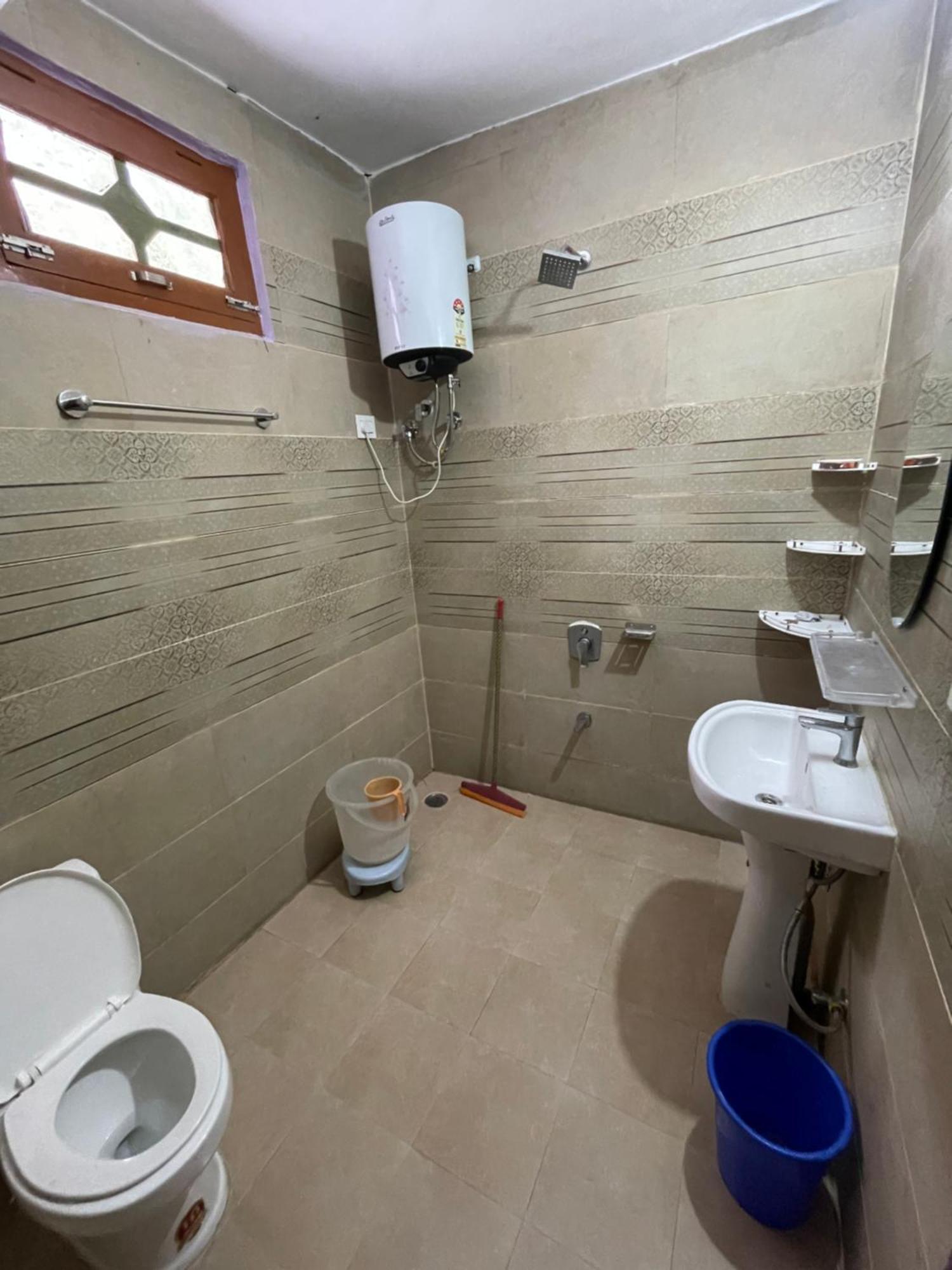 Chojh Inn Guest House Kasol Dış mekan fotoğraf