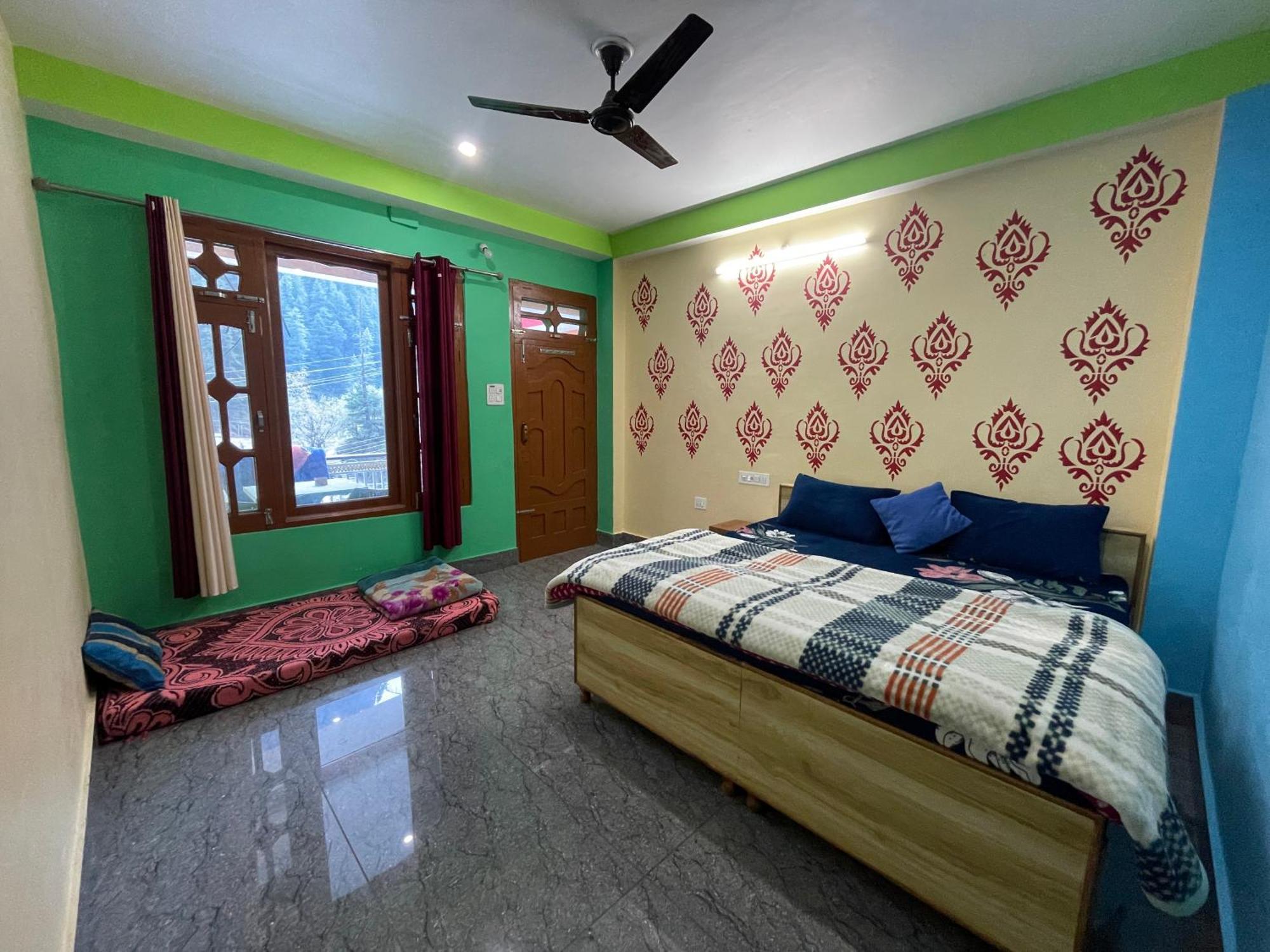 Chojh Inn Guest House Kasol Dış mekan fotoğraf